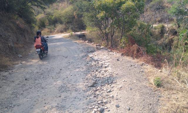 மயிலாடும்பாறை – மல்லபுரம் மலைச்சாலையில் தடுப்புசுவர் கட்ட பொதுமக்கள் கோரிக்கை!