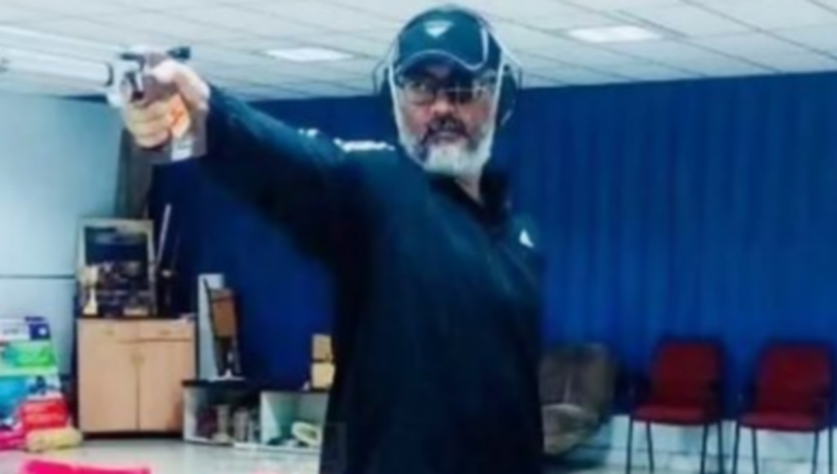 துப்பாக்கி சுடுதல் போட்டியில் தங்கப் பதக்கங்களை அள்ளிய அஜித் அணி!