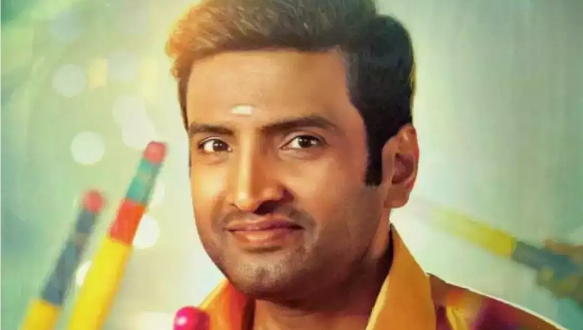 கன்னட சினிமாவில் கால்பதிக்கும் சந்தானம்… பூசணிக்காய் உடைத்த படக்குழு! –புகைப்படங்கள்