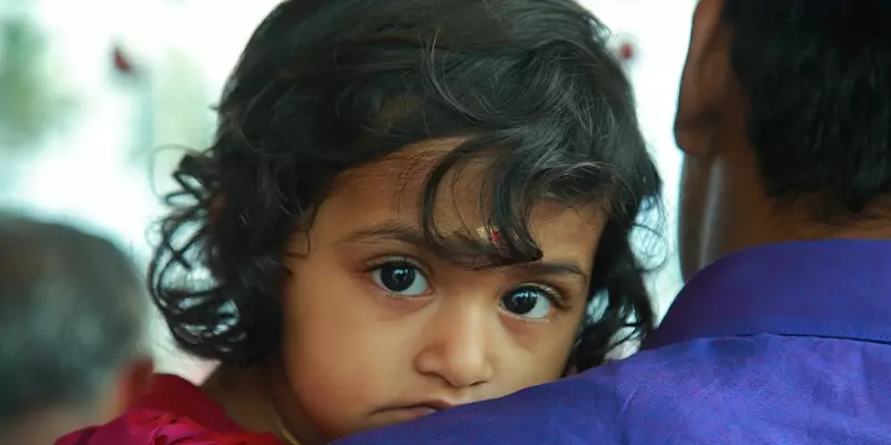 25 லட்சத்தில் ஒருவரை மட்டும் தாக்கும் நோயில் சிக்கிய சிறுமி! உங்கள் குழந்தையும் இதுபோல சிம்டம்ஸ் உடன் இருந்தால் உடனே கவனியுங்கள்!