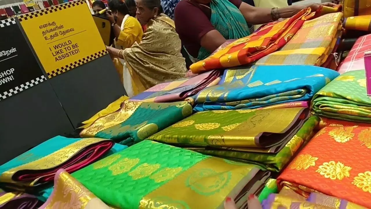 எஸ்.கே.சி.எஸ் பட்டுகள் நிறுவனத்தில் பணிபுரிய ஆசை உள்ளவர்களா? அப்புறம் எதுக்கு வெயிட் பண்றீங்க? உடனே விண்ணப்பியுங்கள்!…