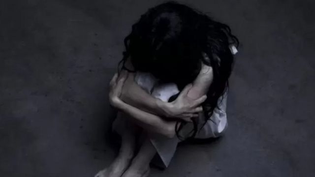 பள்ளி மாணவி தற்கொலை! ஈரோட்டில் பரபரப்பு!