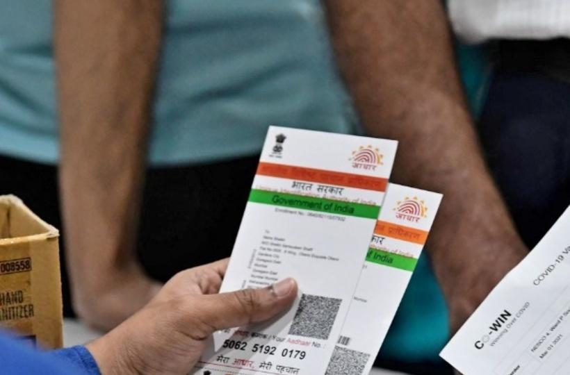 வாக்காளர் பட்டியலுடன் ஆதார் எண் இணைக்கும் பணி! அரசு நடத்தும் சிறப்பு முகாம்! மக்களே பயன்படுத்திகொள்ளுங்கள்!