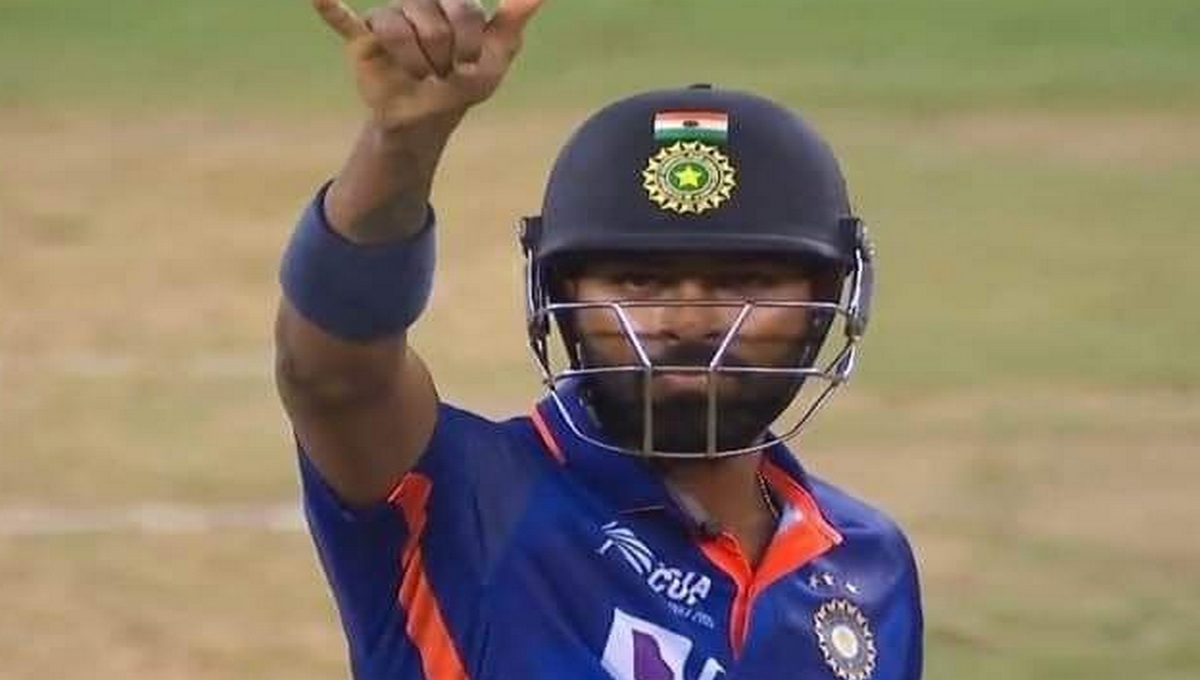 “பாத்துக்கலாம் விடு….” விக்ரம் கமல் பாணியில் கடைசி ஓவரில் கூலாக விளையாடிய பாண்ட்யா!