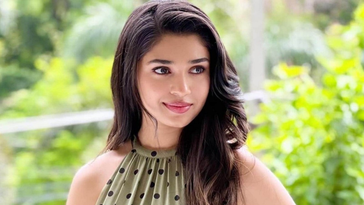 பாலிவுட் வாய்ப்புகளை மறுக்கும் வளர்ந்து வரும் இளம் நடிகை… இதுதான் காரணமா?