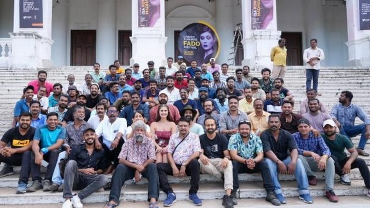 முதல் முதலாக இயக்குனர் ஆகும் சூப்பர் ஸ்டார்… படப்பிடிப்பு பற்றி வெளியான அப்டேட்!