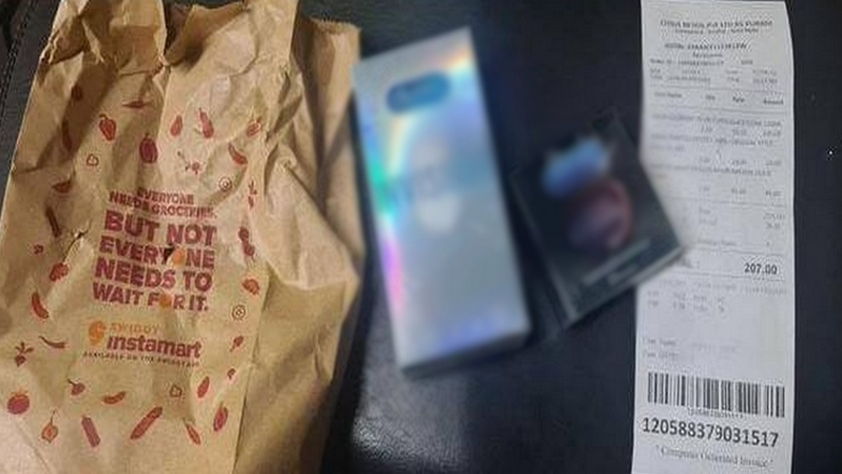 குழந்தைக்காக ஐஸ் க்ரீம் ஆர்டர் செய்த நபருக்கு ‘ஆணுறையை’ டெலிவரி செய்த நிறுவனம்!