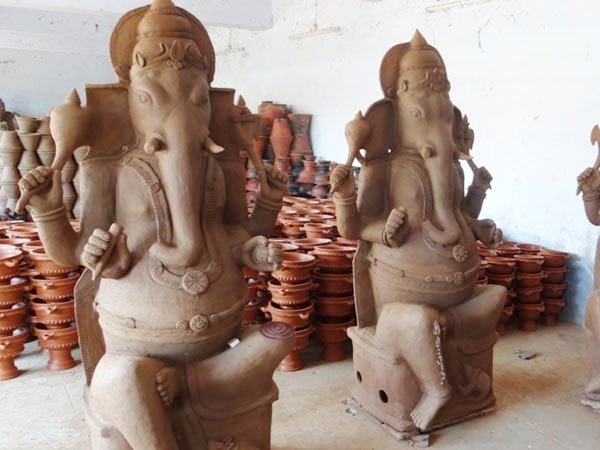 பெரியகுளம் காவல் நிலைய வளாகத்தில் டிஎஸ்பி கீதா தலைமையில் ஆலோசனை கூட்டம்! 