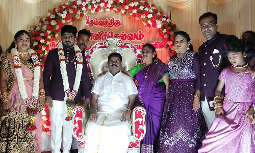 தெய்வங்கள் எல்லாம் தோற்றே போகும் தந்தை அன்பின் முன்பே! சேலத்தியே திரும்பு பார்க்க வைத்த நெகிழ்ச்சி சம்பவம்!