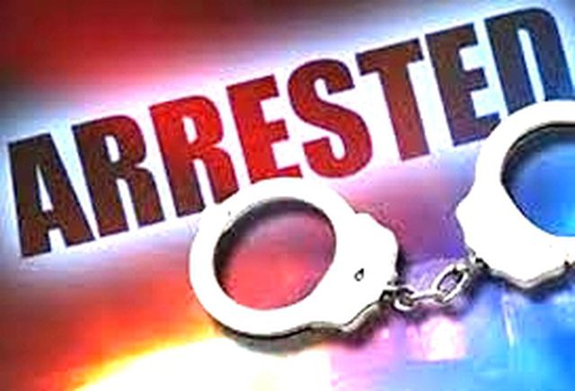 அந்த பொருளை வாங்க பணம் தரவில்லை என கத்தி குத்து! சிறுவன் உட்பட மூன்று பேர் கைது!