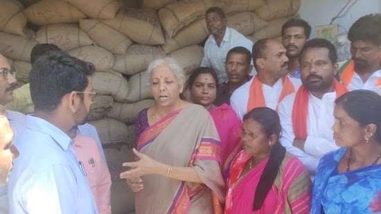 திடீரென ஆய்வு! சரமாரியான கேள்வி? திணறிய  கலெக்டர்! நிர்மலா சீதாராமன் ஆவேசம்!