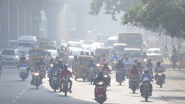 டெல்லியை பின்னுக்கு தள்ளி அபாயகர நிலையை தொட்ட சென்னை!! இனி வரும் நாட்களில் பட்டாசு வெடிக்க தடை?