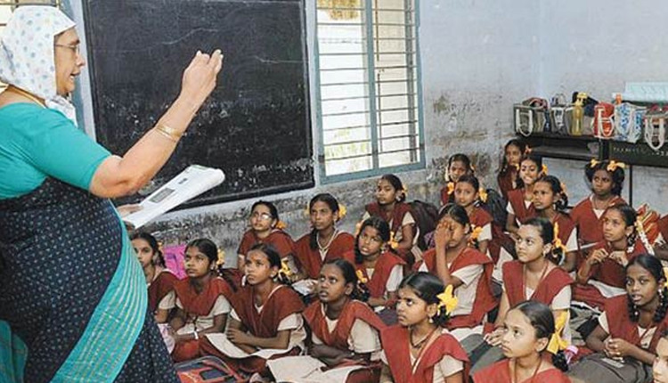 தற்காலிக ஆசிரியர்களுக்கு வெளிவந்த முக்கிய தகவல்!! ஊதியம் குறித்து தமிழக அரசின் உத்தரவு!!