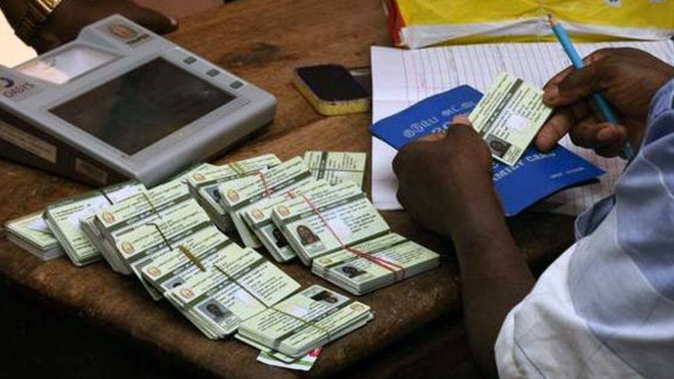 ரேஷன் அட்டை தாரர்கள் கவனத்திற்கு!! 15 ஆம் தேதி முதல் இது தான் நடைமுறை!! தமிழக அரசு வெளியிட்ட புதிய தகவல்!!