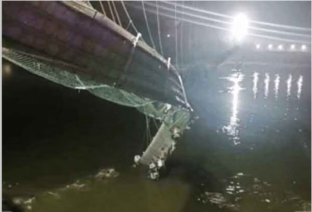 குஜராத் மாச்சூ ஆற்றில் கேபிள் பாலம் இடிந்து விபத்து! 60 பேர் பலியான சோக சம்பவம்