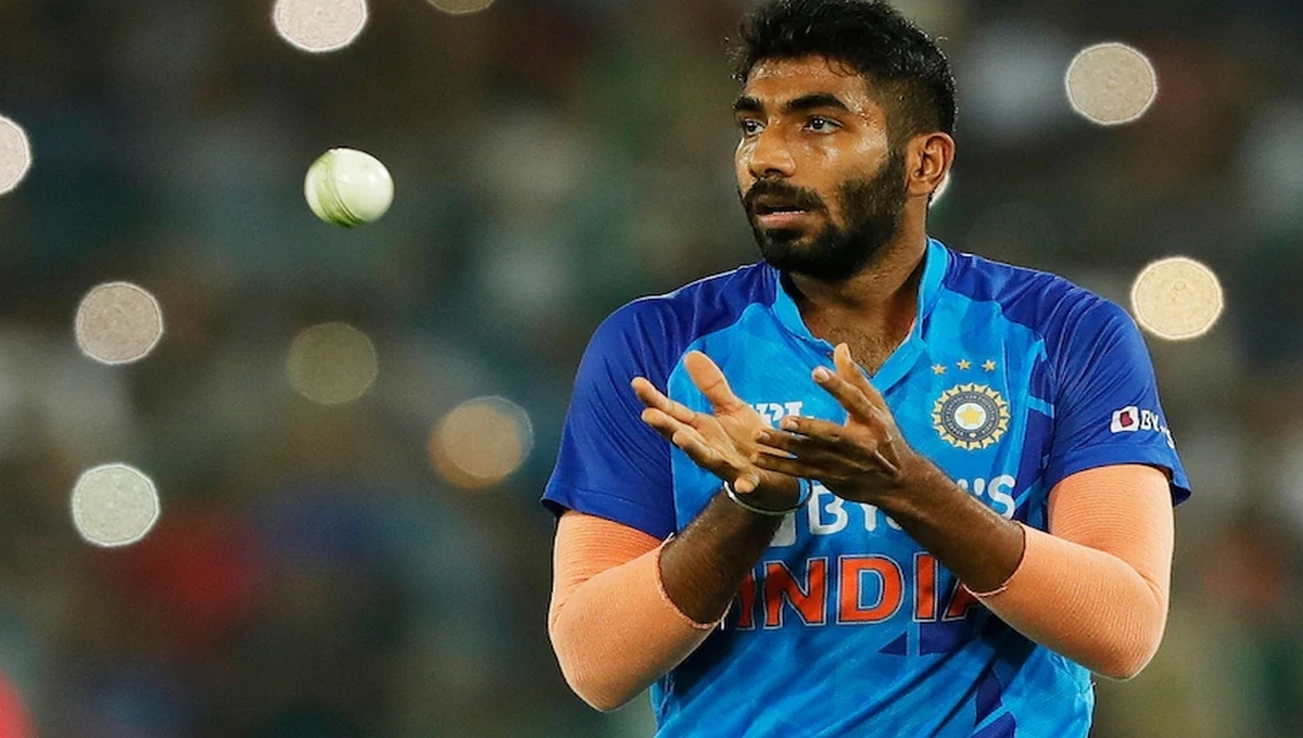 பூம்ராவுக்கு பதில் யார்?…. இன்னும் முடியாத குழப்பம்… ஆஸ்திரேலியாவுக்கு பறக்கும் மூன்று வீரர்கள்!