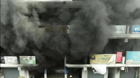 வாணிக வாளாகத்தில் தீ விபத்து! சீல் வைக்க நீதிமன்றம் உத்தரவு!