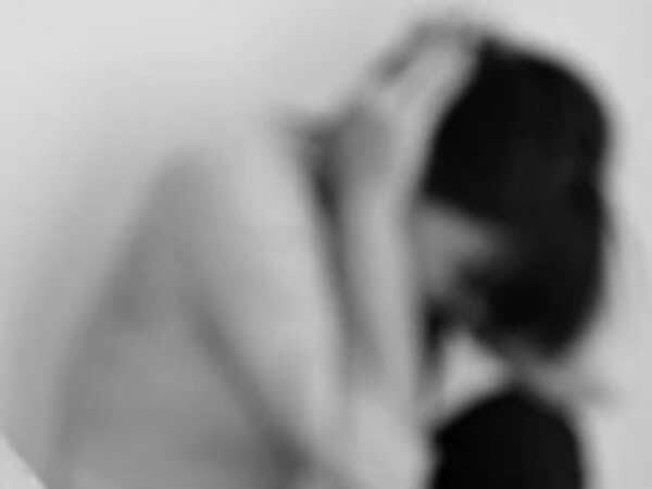 மாணவியை நிர்வாணமாக்கிய ஆசிரியர்! வெளிவந்த திடுக்கிடும் தகவல்!