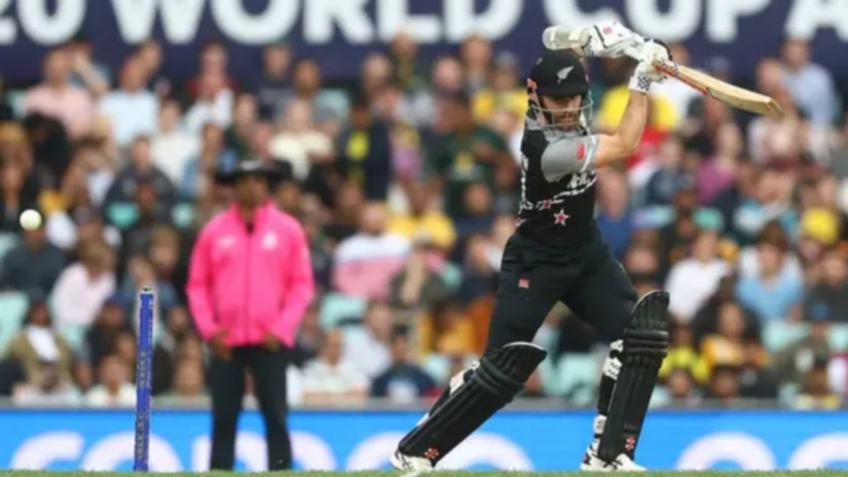 ஆஸ்திரேலிய பவுலர்களை பதம் பார்த்த நியுசிலாந்து பேட்ஸ்மேன்கள்… 200 ரன்கள் விளாசல்!