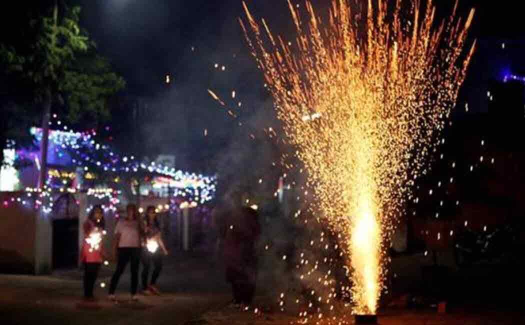 தீபாவளியன்று பட்டாசு வெடிக்க வெளியான கட்டுப்பாடு! காவல்துறையின் முக்கிய அறிவிப்பு 