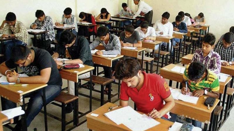 பல்கலைக்கழக செமஸ்டர் தேர்வு திடீர் ரத்து! மாணவர்களே இதற்கான தேதி பின்னர் அறிவிக்கப்படும்!