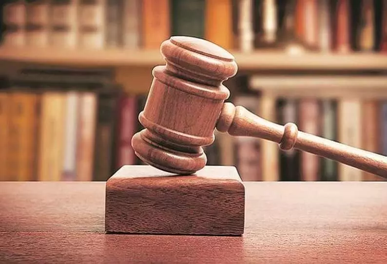 முதல்வருக்கு அனுப்பப்பட்ட சம்மன் ! கோர்ட்டில் ஆஜராக அதிரடி உத்தரவு!