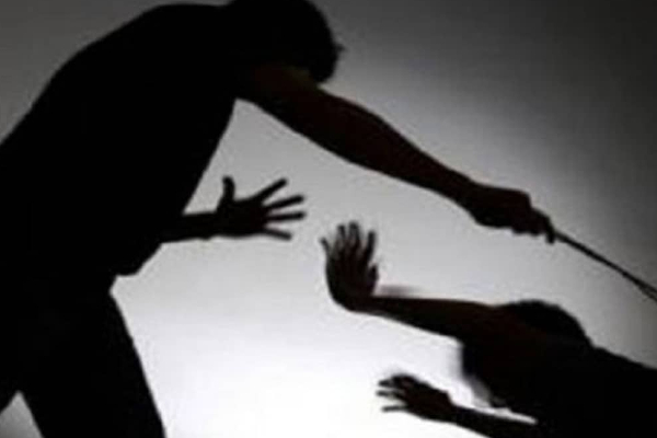 பத்து வயது மாணவனை அடித்து தாக்கிய ஆசிரியர்! போலீசார் வலை வீச்சு!