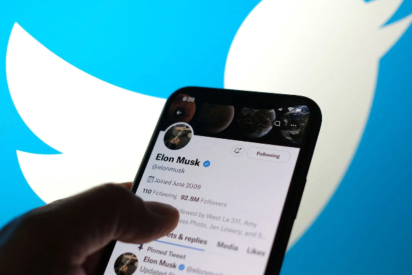 ஹேஷ்டேக் சேவையை ரத்து செய்தது நான் இல்லை! எலான் மஸ்க் வெளியிட்ட அதிர்ச்சி தகவல்!