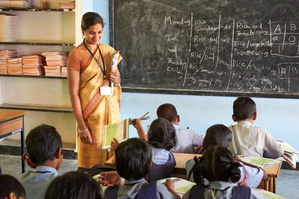உயர்நீதிமன்றம் வெளியிட்ட அதிரடி உத்தரவு! இவர்களுக்கு இனி ஆசிரியர் பணி இல்லை!