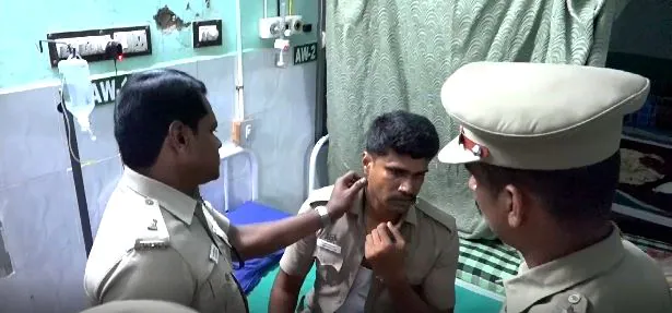 போலீஸ் கான்ஸ்டபிளை பளார் என்று அறைந்த பாஜக நிர்வாகி! கன்னடம் தெரிவிக்கும் எதிர் க்கட்சிகள்!