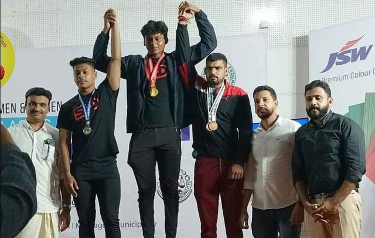 காமன்வெல்த் வலுதூக்கும் போட்டியில் 4 தங்கப் பதக்கம் வென்ற குடியாத்தம் வீரர் ஜெயமாருதி
