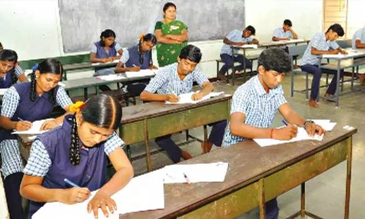 இந்த வகுப்புக்கு நாளை வெளியாகும் பொது தேர்வு ஹால் டிக்கெட்! தேர்வுத்துறை வெளியிட்ட முக்கிய தகவல்! 