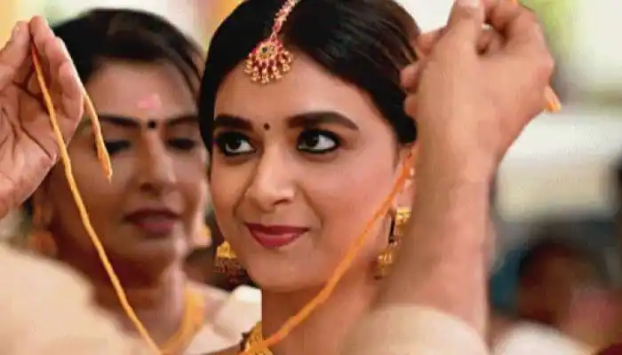 நடிகை கீர்த்தி சுரேஷ்க்கு விரைவில் திருமணம்? அவருடைய தாயார் சொன்ன பதில்!