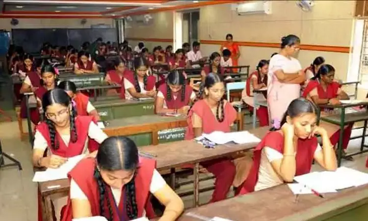 தனித்தேர்வு எழுதிய மாணவர்களின் கவனத்திற்கு! இதனை சமர்பிக்க பிப்ரவரி மாதம் தான் இறுதியாகும்!