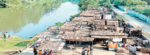 அவதியில் பக்தர்கள் !  ஆக்கிரமிப்பில் சண்முகா நதி! நடவடிக்கை எடுக்கப்படுமா? 