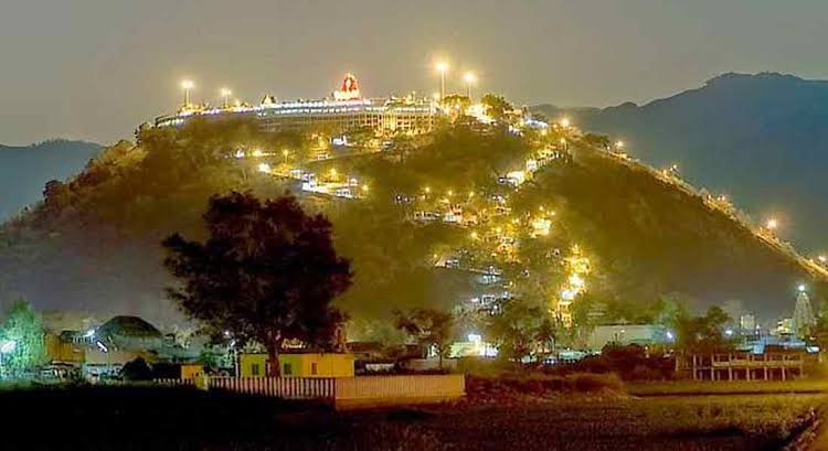 பழனி செல்லும் பக்தர்களுக்கு முக்கிய அறிவிப்பு! இது இருந்தால் தான் குடமுழுக்கு விழாவில் அனுமதி!