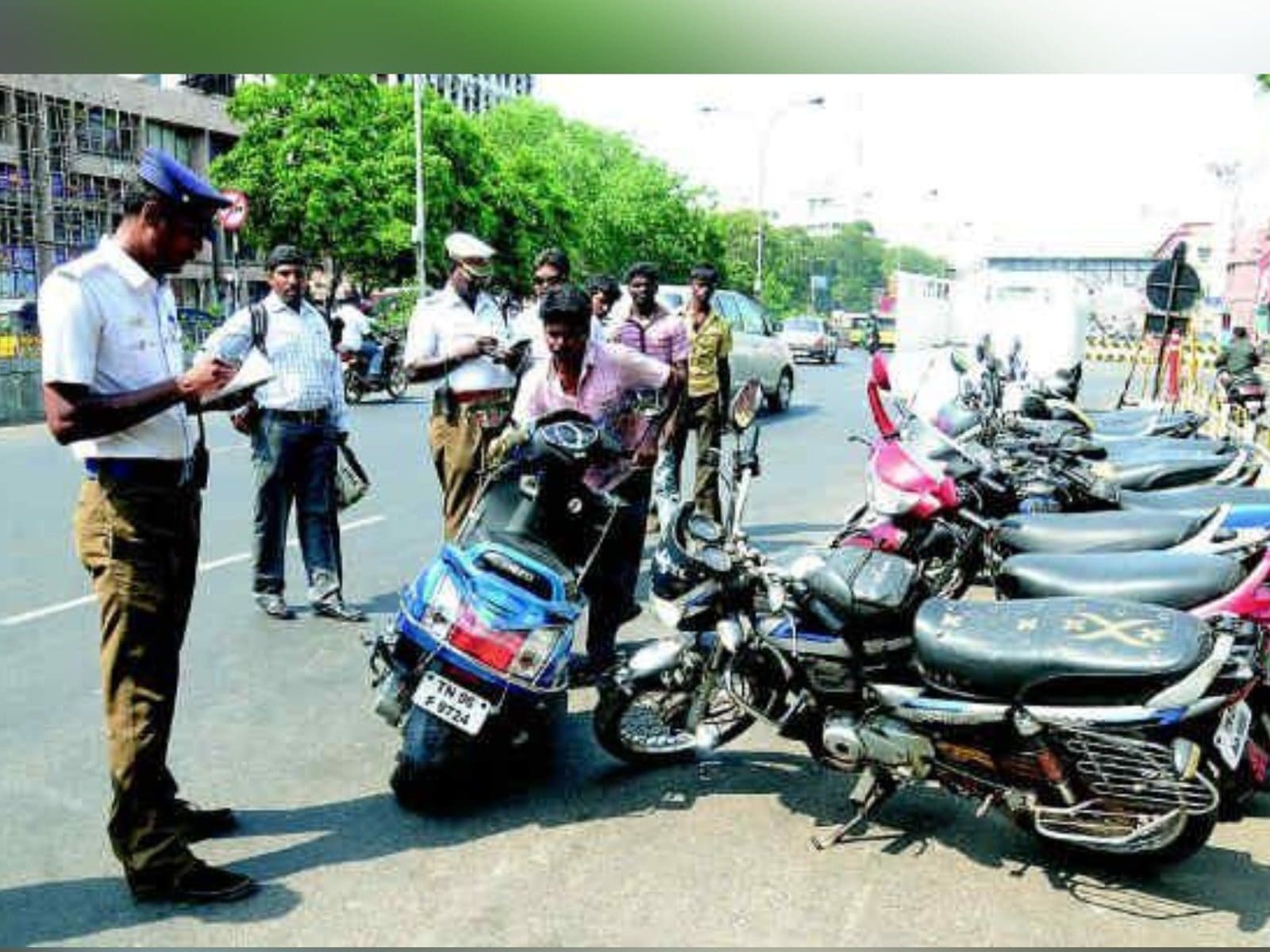 வாகன ஓட்டிகளுக்கு குட் நியூஸ்!! இதற்கெல்லாம் இனி நோ அபராதம்!!