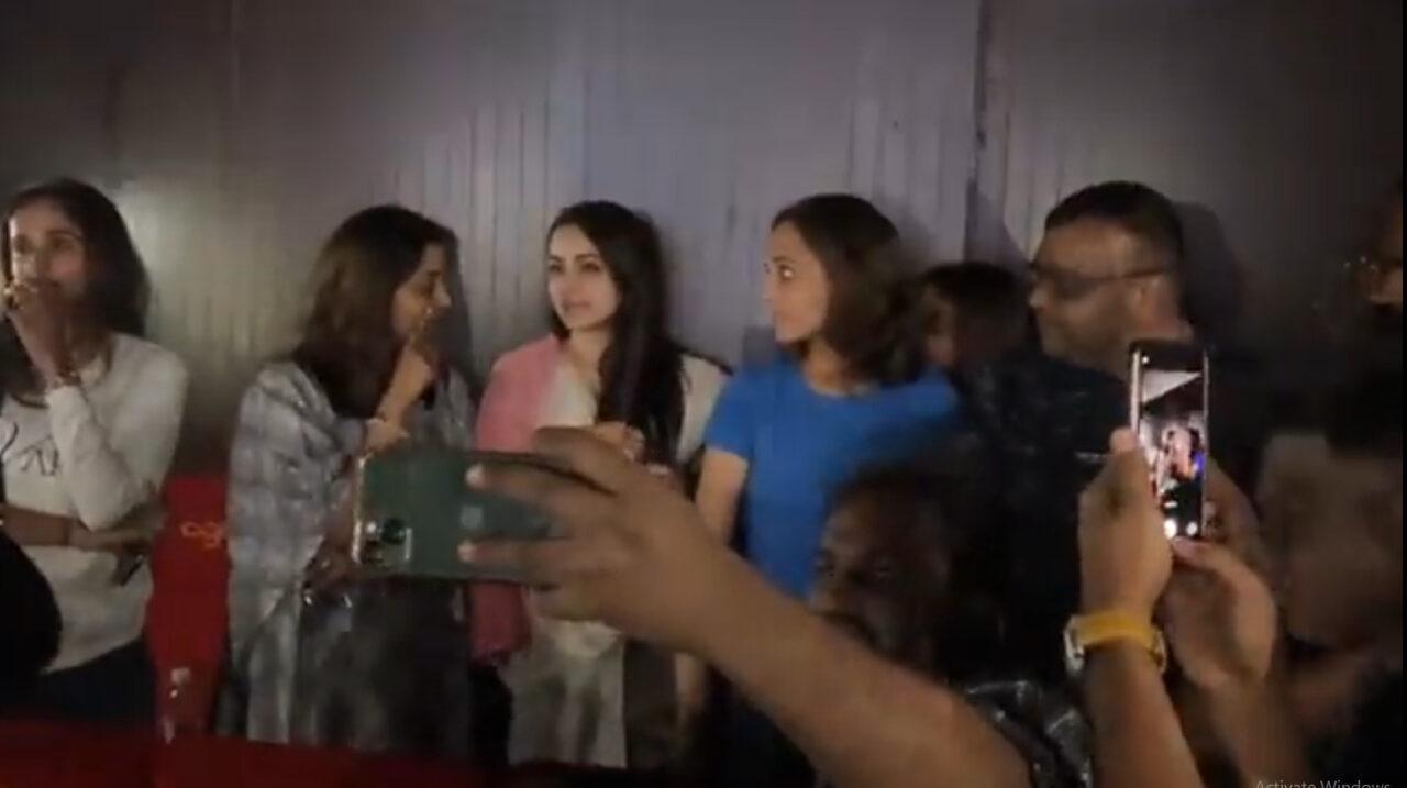 வாரிசு திரைப்படம் பார்க்க சென்ற நடிகை த்ரிஷா!! ரசிகர்களுடன் பேசிய வீடியோ இணையத்தில் வைரல்!