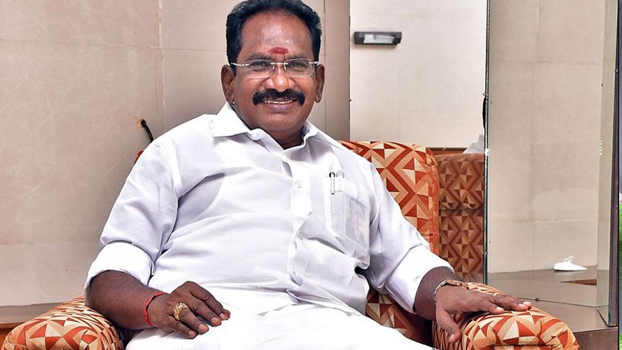 வாரிசு அரசியலுக்கு இனி வாய்ப்பில்லை!! இடைத்தேர்தலில் திமுகவை மக்கள் வச்சி செய்யவேண்டும் முன்னாள் அமைச்சர் செல்லூர் ராஜு ஆவேசம் !