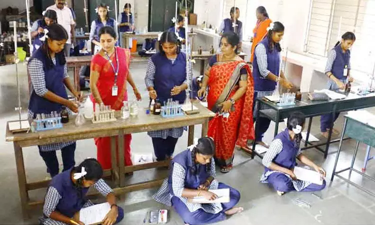 மாணவர்களின் கவனத்திற்கு! நாளை தொடங்கும் 12 ஆம் வகுப்பிற்கான செய்முறை தேர்வு!