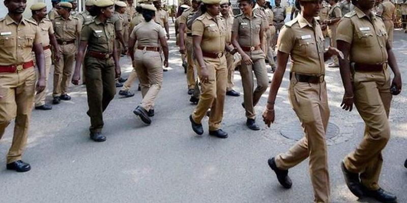 காவலர்கள் என்பதால் சலுகை வழங்க முடியாது? இனி இவர்கள் பணி நேரத்தில் சமூக வலைதளங்கள் பயன்படுத்த தடை! 