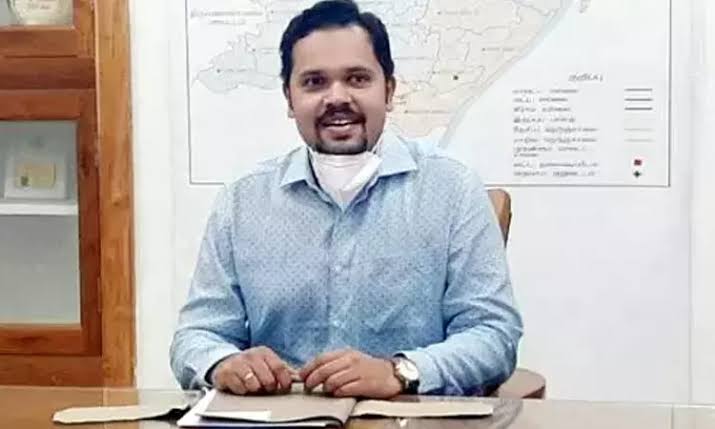 திருமணம் செய்பவர்களுக்கு மாவட்ட ஆட்சியர் வெளியிட்ட எச்சரிக்கை! இனிமேல் இதை செய்தால் 2 ஆண்டுகள் கடுங்காவல் தண்டனை! 