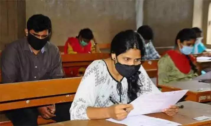 நாளை நடைபெற இருக்கும் டிஎன்பிஎஸ்சி யின் குரூப் 2 மெயின் தேர்வுகள்!  