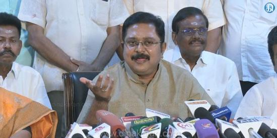 இவரால் தான் செல்வாக்கை இழந்தது இரட்டை இலை!  அமமுக பொதுச் செயலாளர் விளாசல்! 