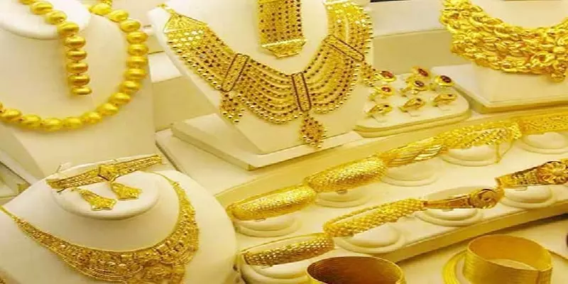 இல்லத்தரசிகளுக்கு ஷாக் கொடுத்த தங்கம் விலை! பவுனுக்கு ரூ 440 அதிகரித்து விற்பனை!