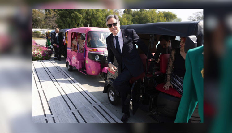 America's foreign minister who rode an auto!! Viral twitter post!!