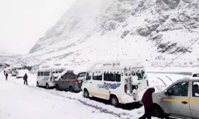 Tourists stuck in the snow! Indian army rescued 1000 people including children and women safely!
