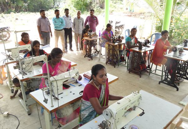 Mom's Free Sewing Tutorial! Congratulations to Edappadi Palaniswami with the certificate!