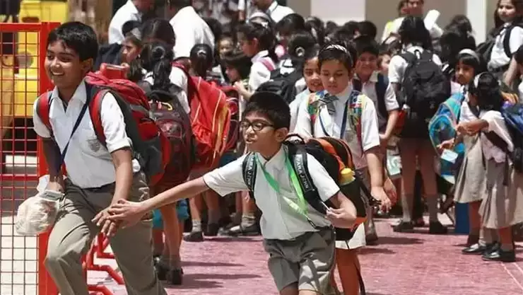 புதிய வைரஸ் பரவல்! பள்ளிகளுக்கு 10 நாட்கள் தொடர் விடுமுறை!