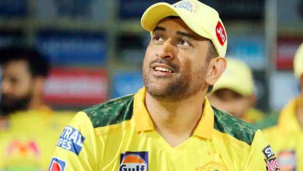 ஐபிஎல் கிரிக்கெட் போட்டியின் பயிற்சி முகாம்!! சென்னைக்கு என்ட்ரி கொடுத்த எம் எஸ் தோனி!!